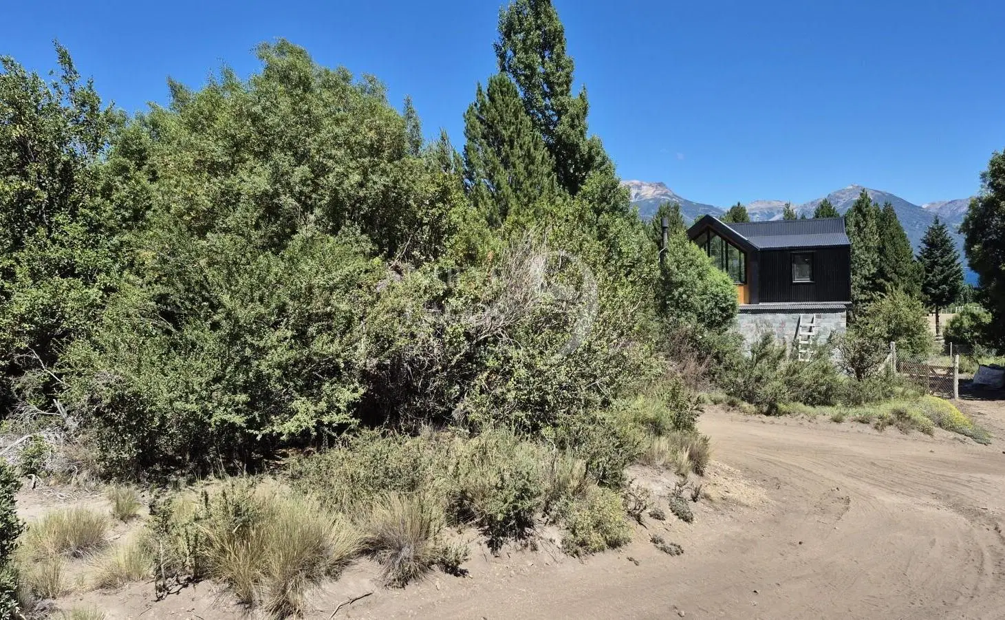 venta de lote soleado con vegetación en Villa Lago Meliquina 2