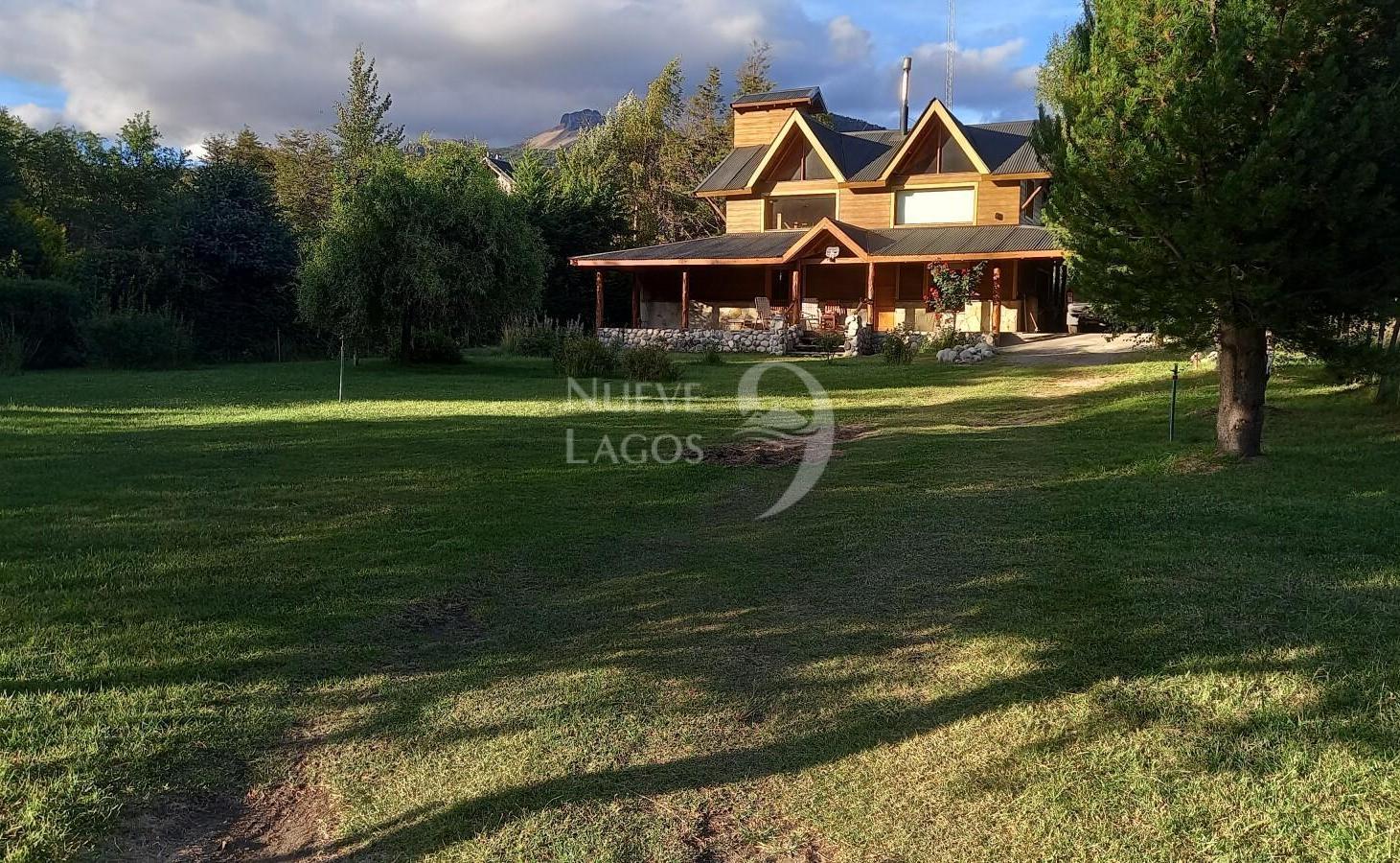 Venta casa de cuatro ambientes en Villa Lago Meliquina
