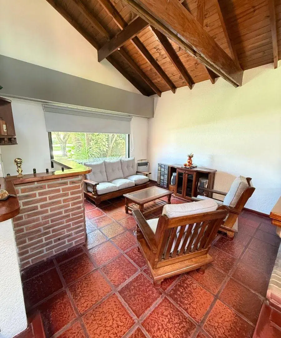 Chalet en Venta de 4 ambientes 3
