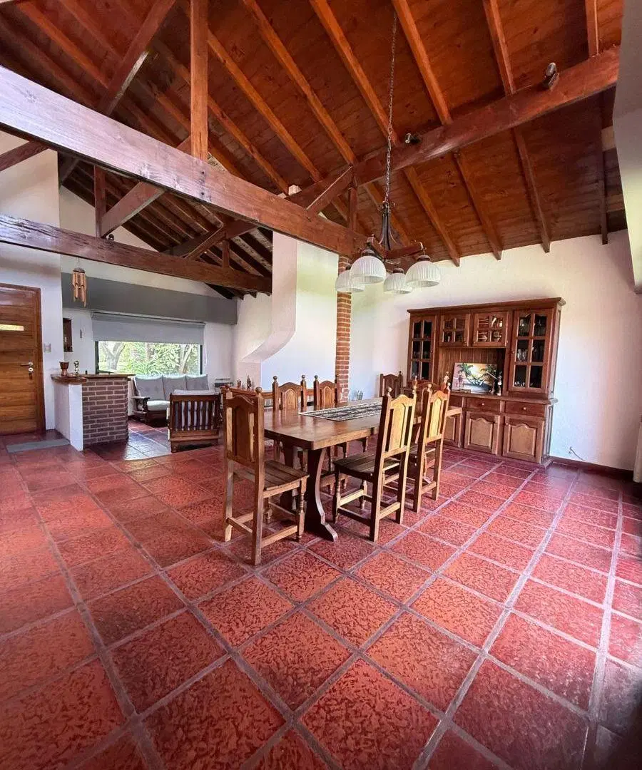 Chalet en Venta de 4 ambientes 4