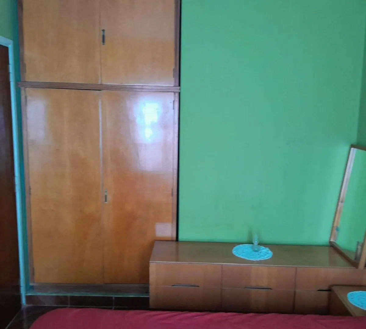 Casa en Barrio Bernardino Rivadavia. Tres ambientes, garage y parque trasero. Apto Crédito 1