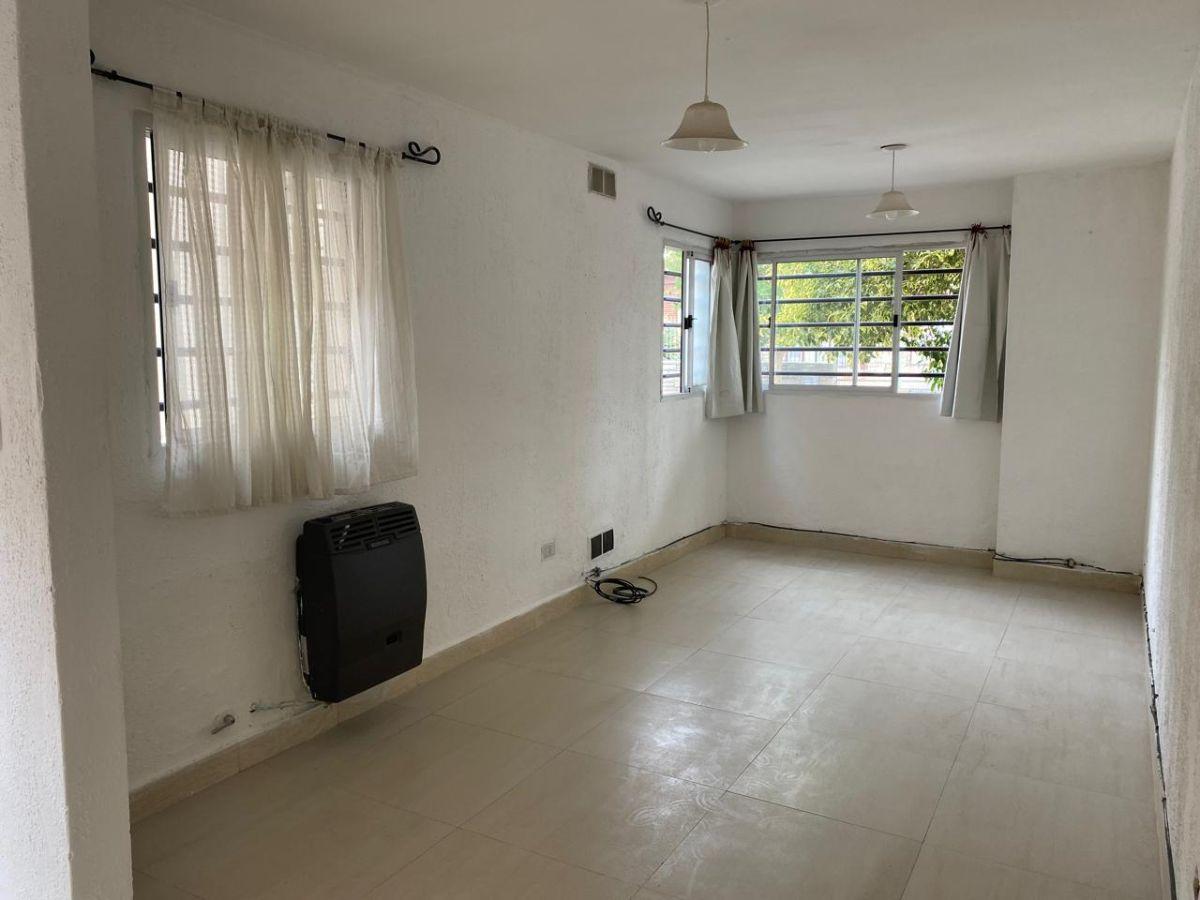 Foto de Venta PH de 2 ambientes con cochera en Barrio San José, imagen 3