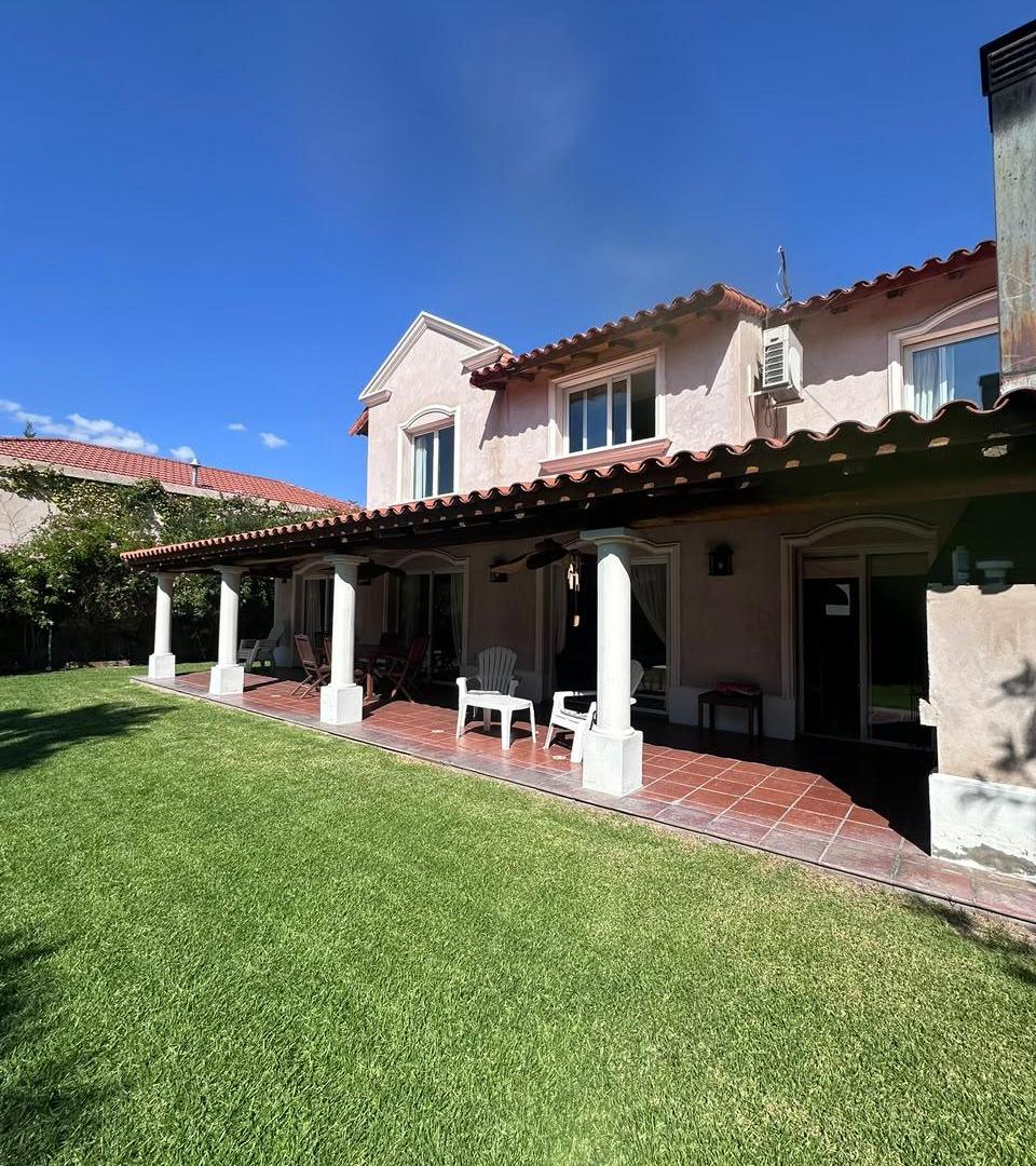 Foto de Hermosa Casa Barrio Dalvian, imagen 1