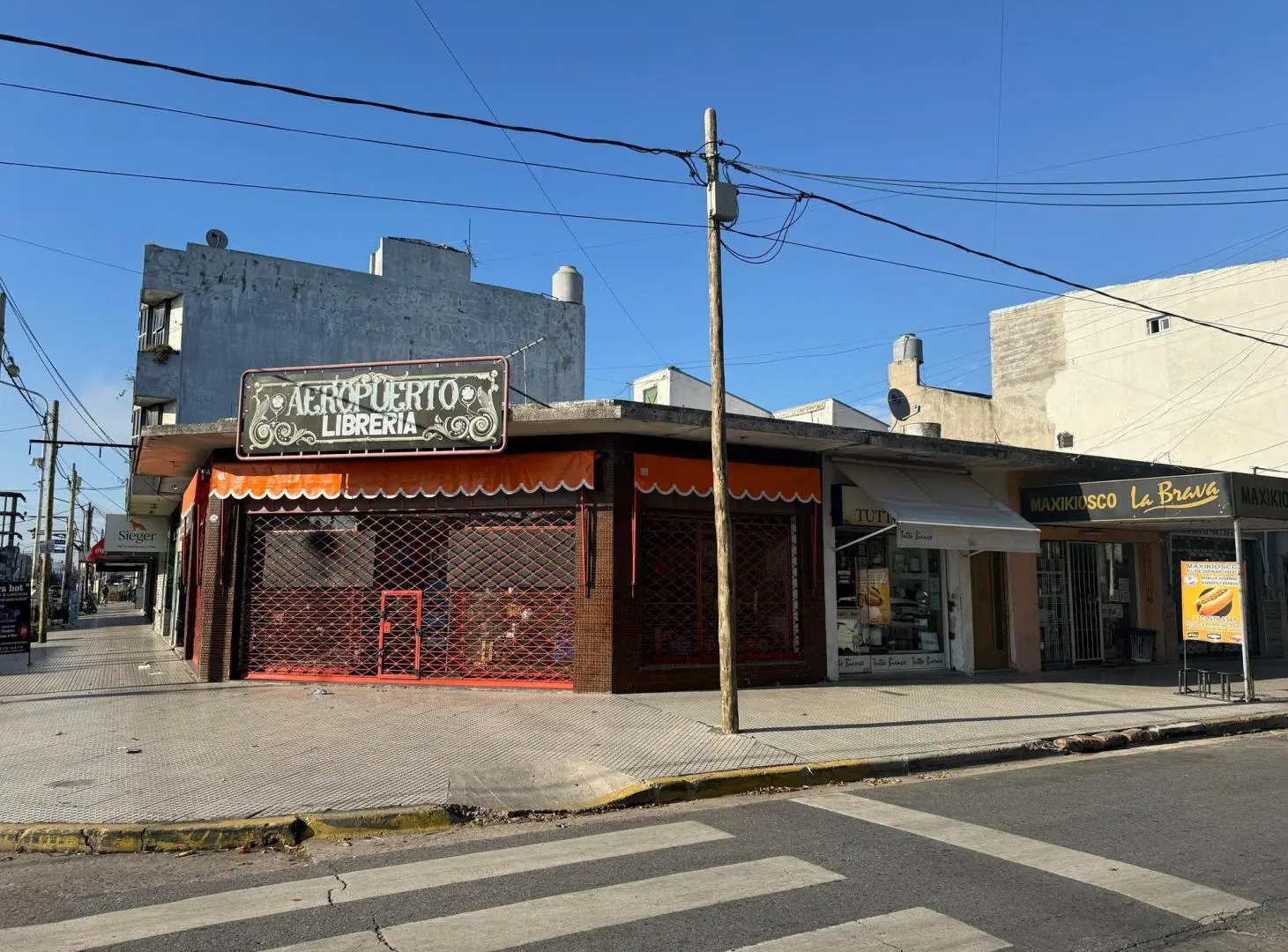 CRISTIANIA 1900, esquina Norquin, Barrio Atalaya, Isidro Casanova 3