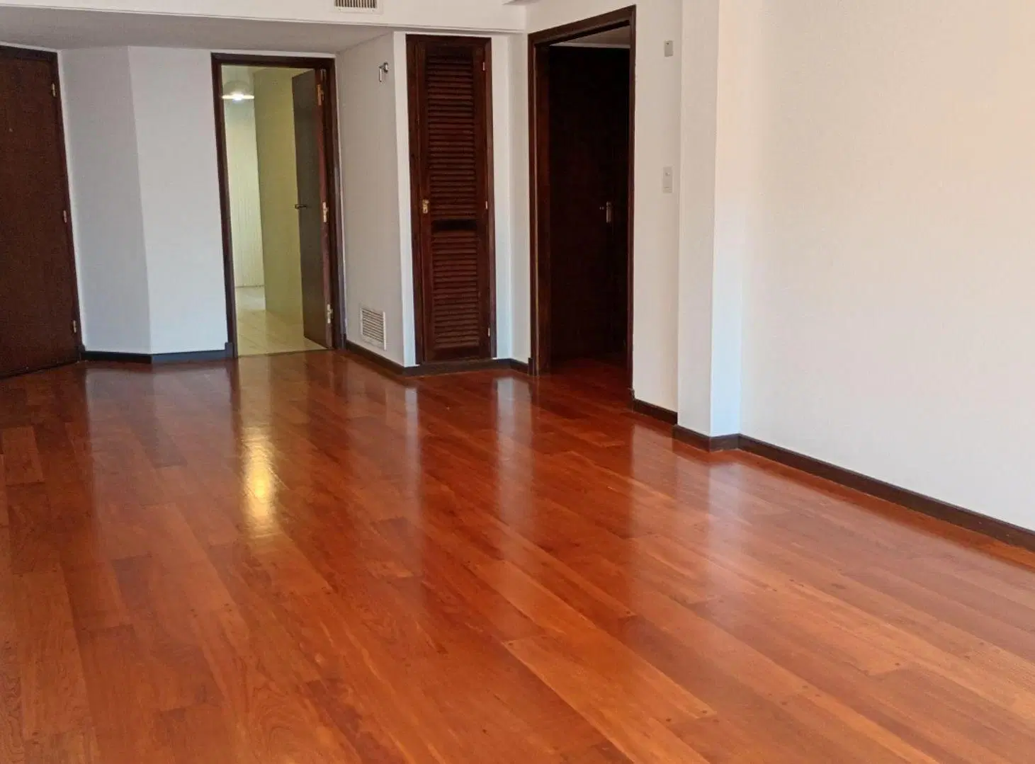 Departamento reciclado 3 amb + dep. Cochera y baul 2