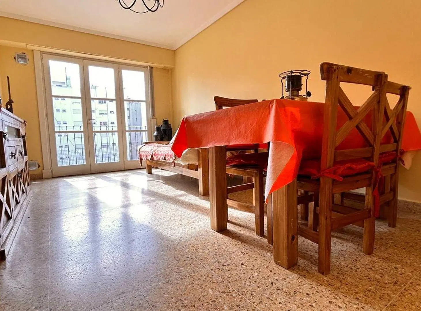 ALQUILER 2 AMBIENTES FRENTE CON BALCON 3