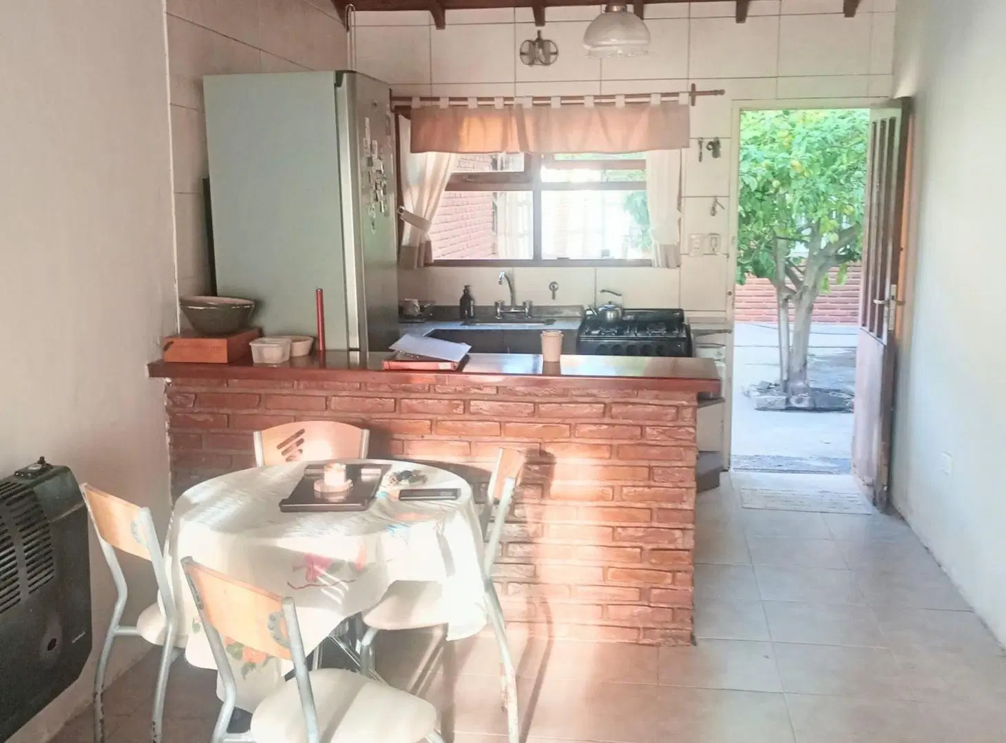VENTA DE CASA EN BLOCK- 2 CASAS DE 3 AMB. - 4