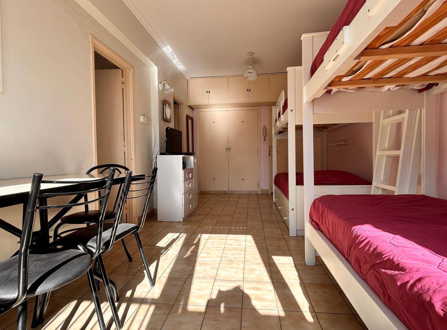 Foto de VENTA MONOMBIENTE ZONA GUEMES FRENTE, imagen 2