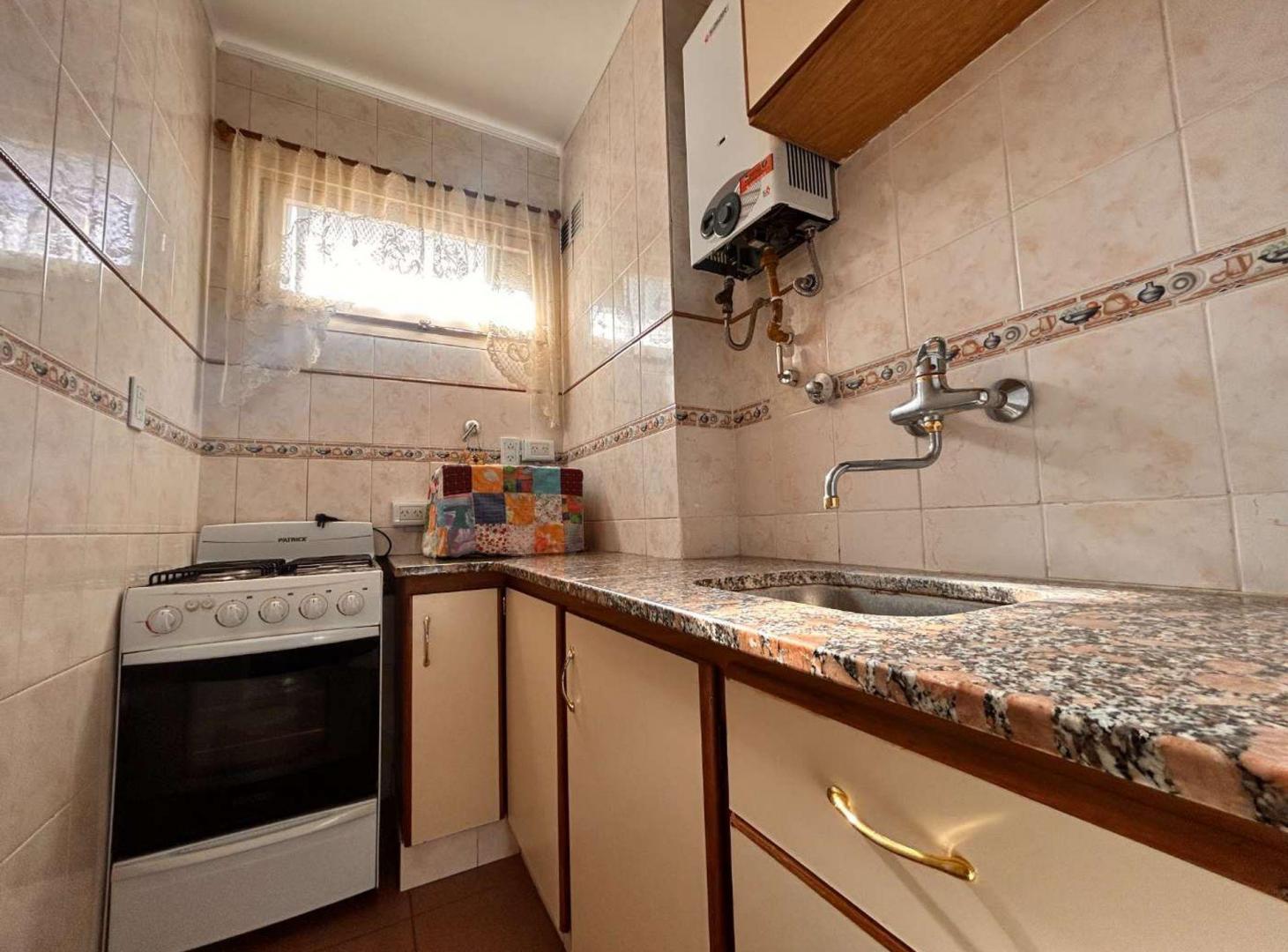 Foto de VENTA MONOMBIENTE ZONA GUEMES FRENTE, imagen 5