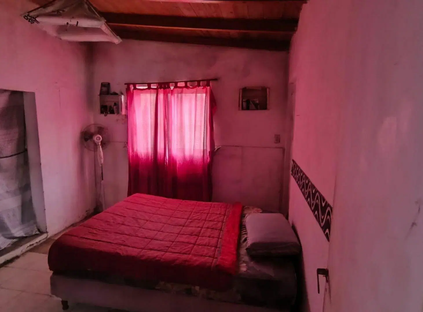 VENTA - Casa a reciclar con patio 2
