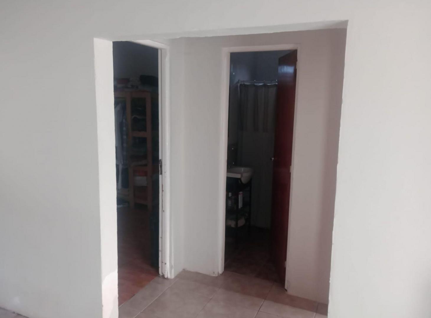 Foto de VENTA DE CASA EN BLOCK- 2 CASAS DE 3 AMB. -, imagen 4