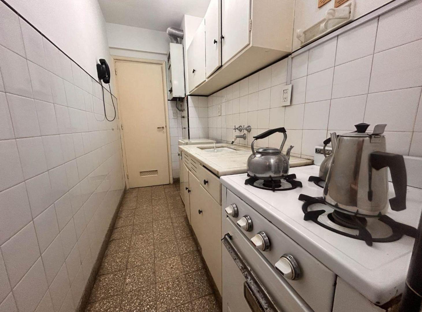 Foto de VENTA DEPARTAMENTO 2 AMB FRENTE ZONA PLAZA COLON, imagen 3