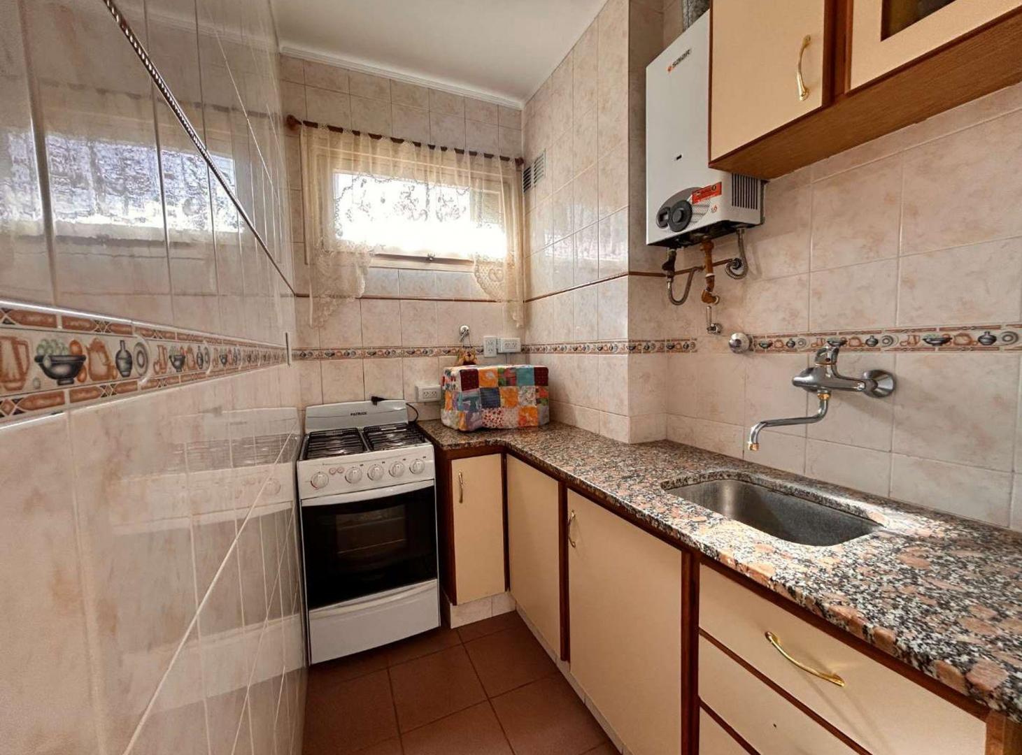 Foto de VENTA MONOMBIENTE ZONA GUEMES FRENTE, imagen 5