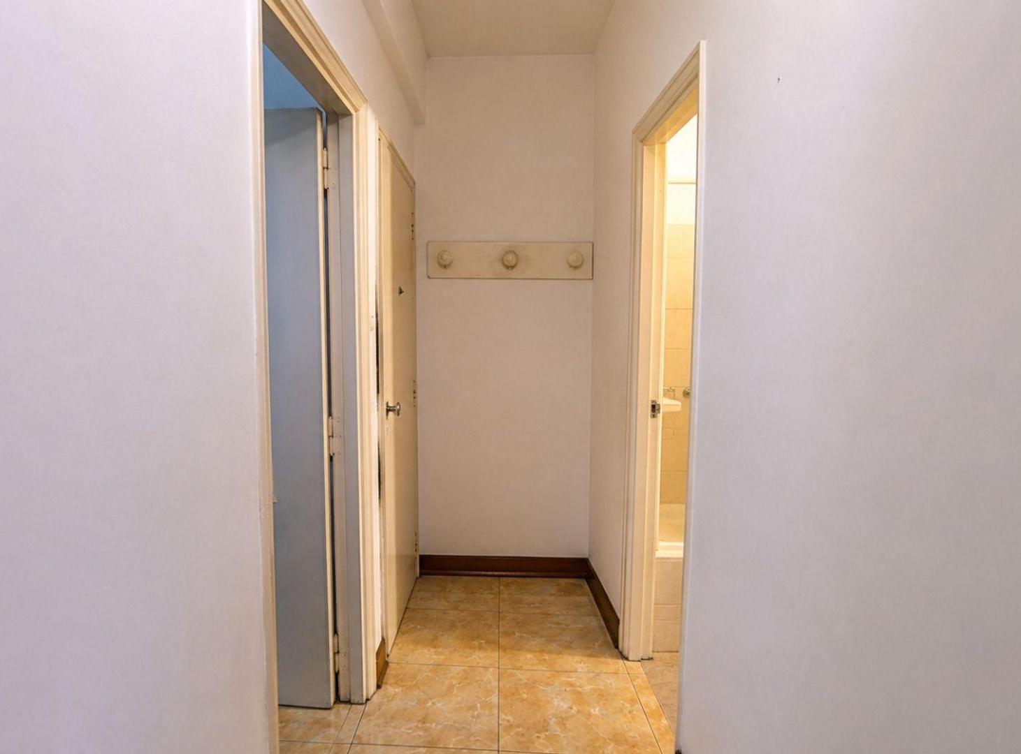 Foto de VENTA - Departamento 2 ambientes - Centro, imagen 3