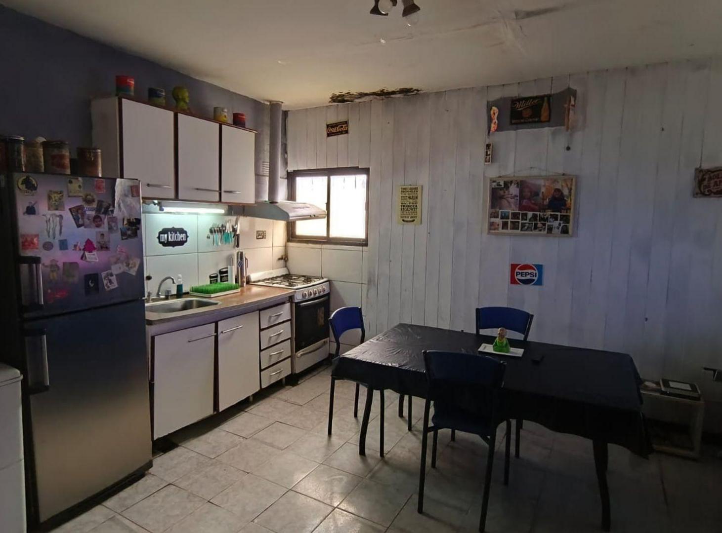 Foto de VENTA - Casa a reciclar con patio, imagen 4