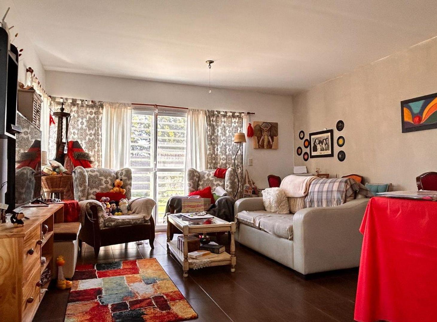 Foto de CASA 4 AMBIENTES CON JARDIN BARRIO LAS MARGARITAS, imagen 3