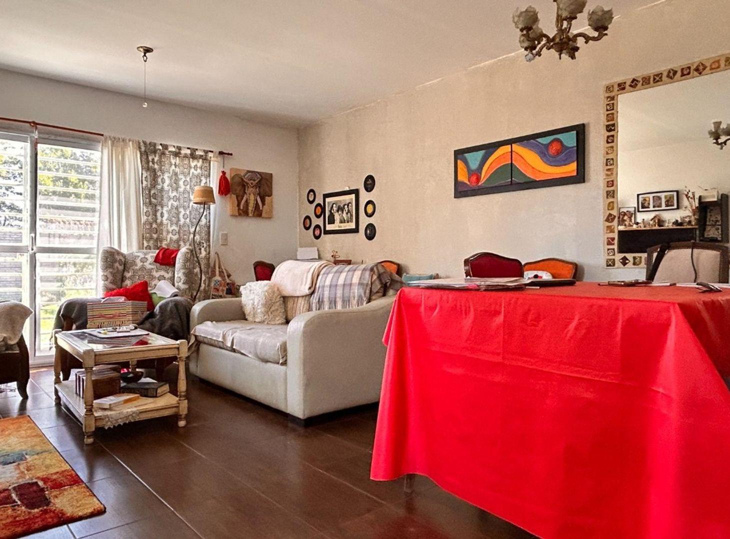 Foto de CASA 4 AMBIENTES CON JARDIN BARRIO LAS MARGARITAS, imagen 2