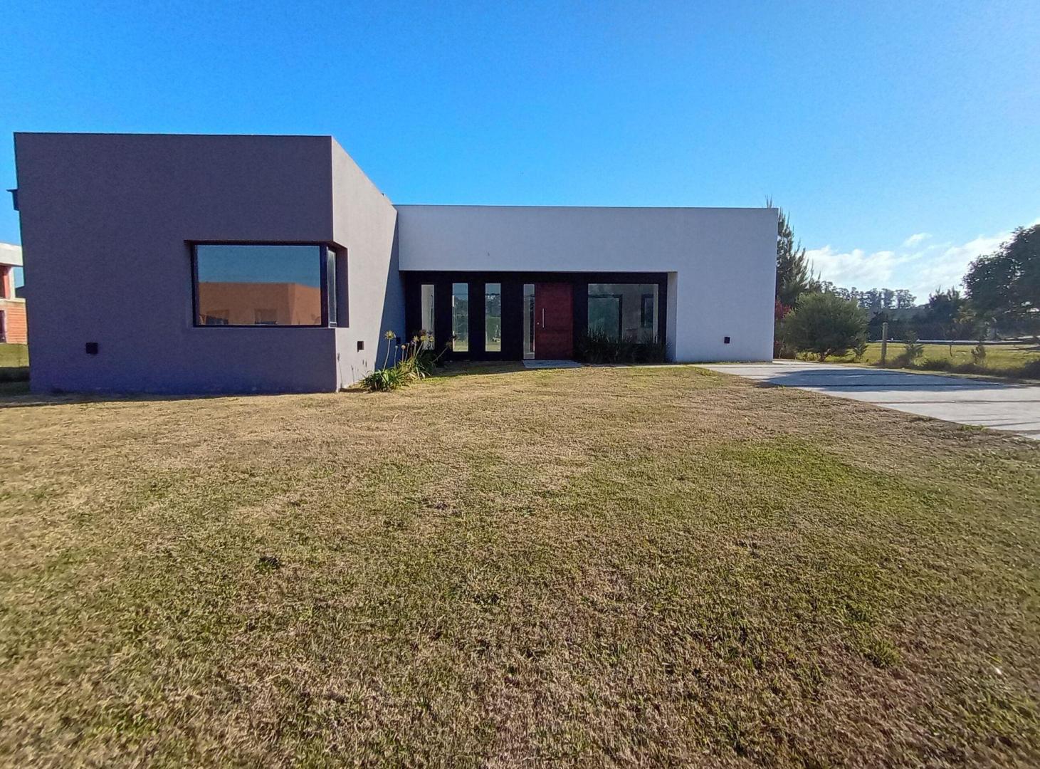 Foto de Casa a estrenar con piscina y 4 habitaciones, imagen 1