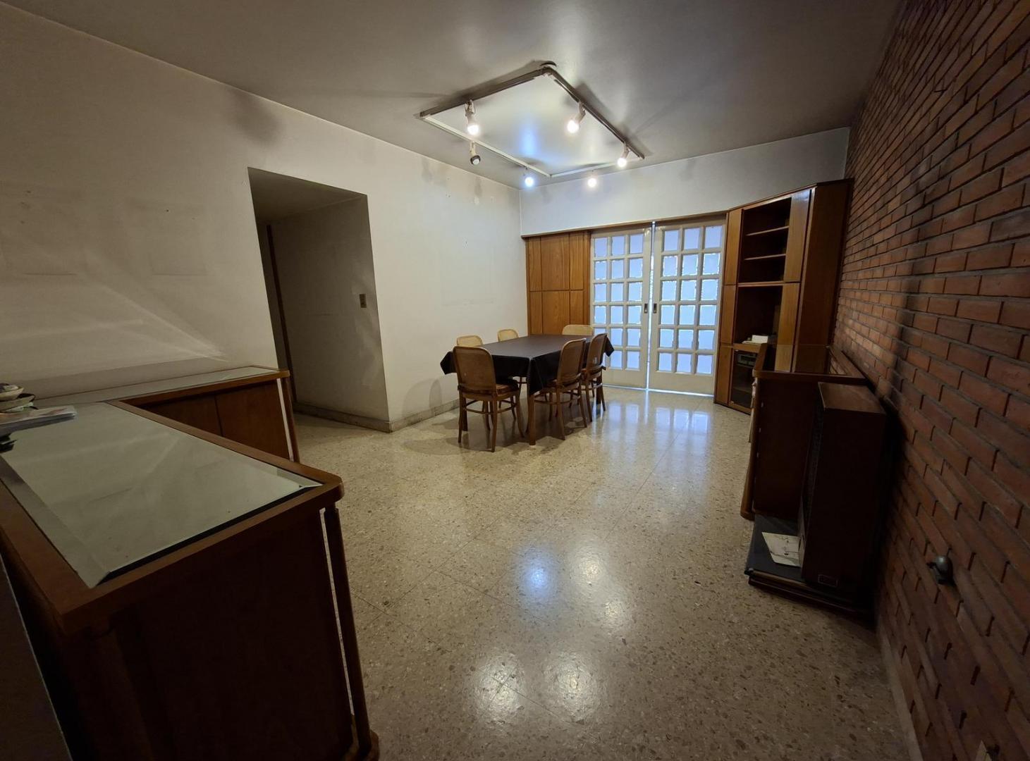 Departamento 4 ambientes en venta en Sarandi