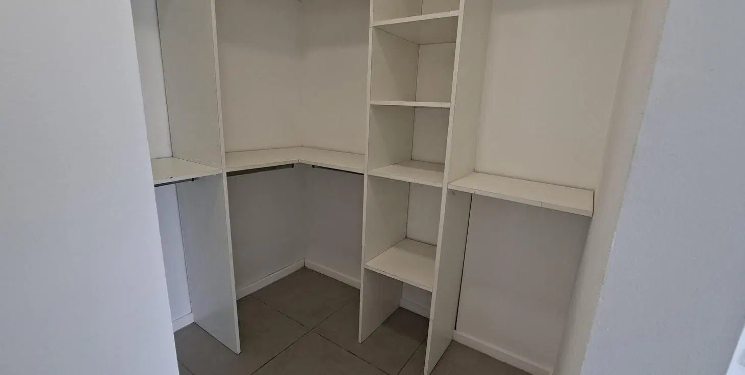 Departamento 2 ambientes con cochera en alquiler en Wilde 4