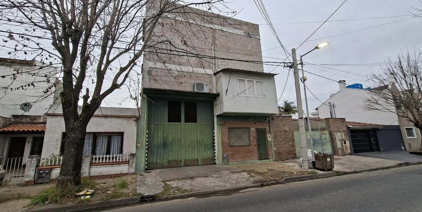 Galpón en venta en Sarandi 2