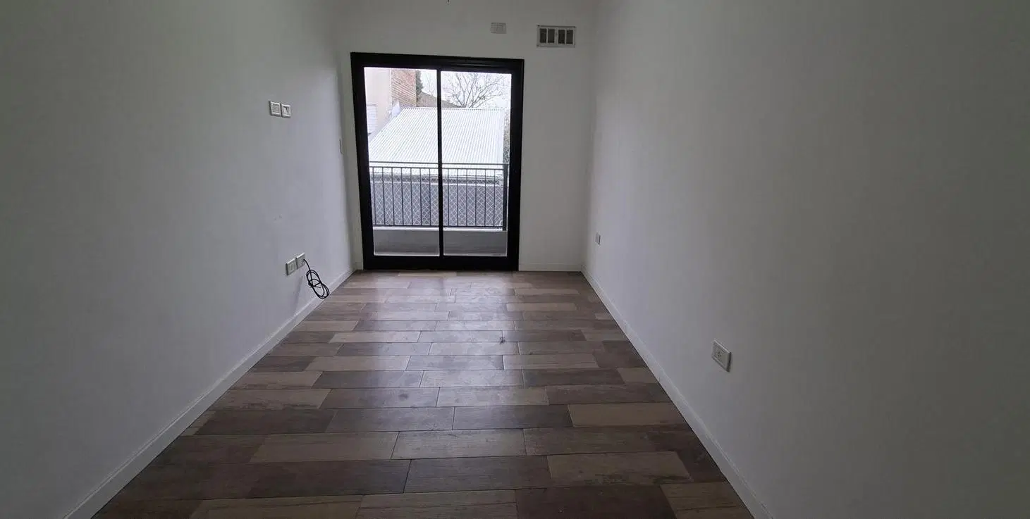 Departamento 2 ambientes en Venta en Wilde 3