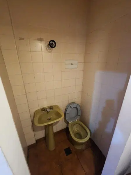 Chalet 4 ambientes en Venta en Beruti y Neuquén! 2