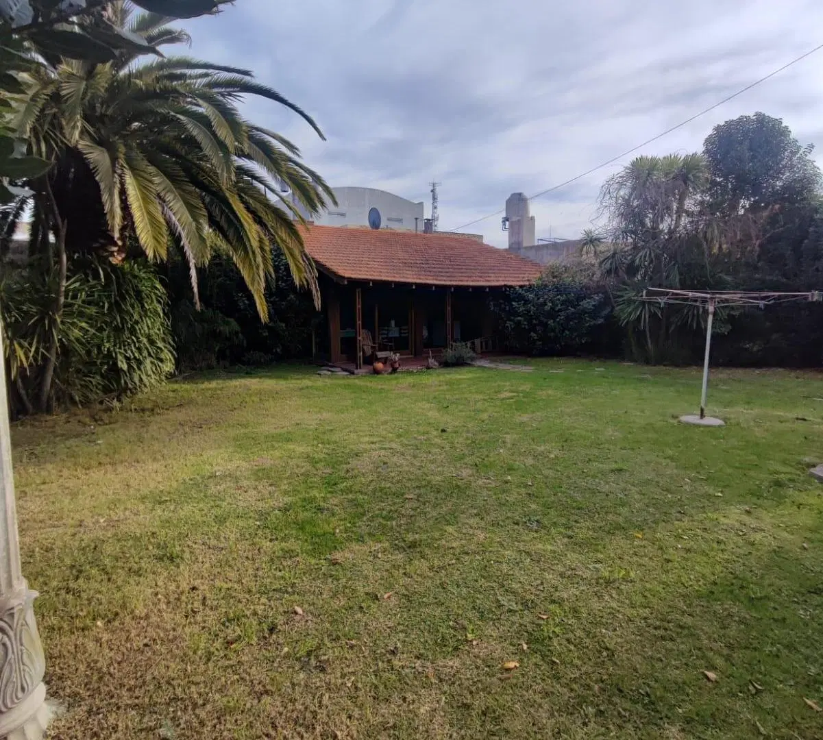 Casa sobre 2 lotes en Miramar, ideal clínica o geriátrico! A pasos del Skatepark! 4