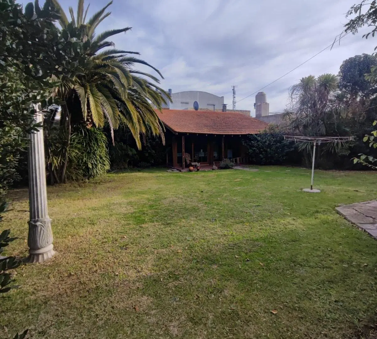 Casa sobre 2 lotes en Miramar, ideal clínica o geriátrico! A pasos del Skatepark! 1