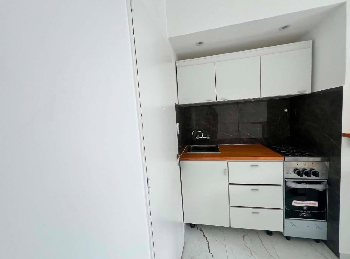 Foto de Monoambiente con vista lateral al mar – Av. Colón 1300, imagen 5