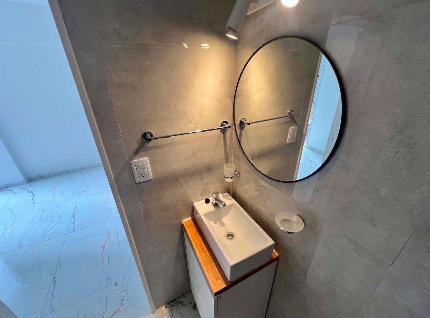 Foto de Monoambiente con vista lateral al mar – Av. Colón 1300, imagen 3