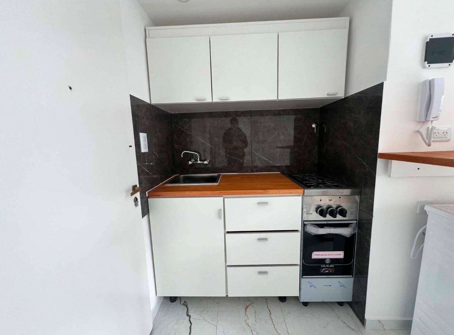 Foto de Monoambiente con vista lateral al mar – Av. Colón 1300, imagen 4