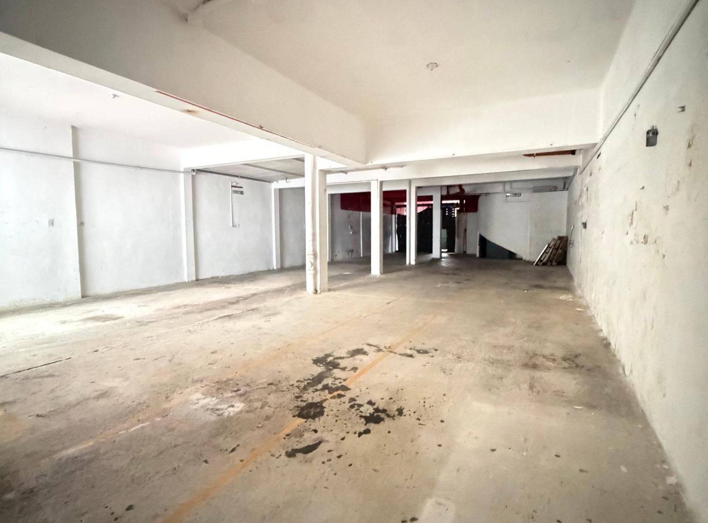 Foto de DEPÓSITO COMERCIAL EN VENTA EN PARQUE AVELLANEDA, imagen 2
