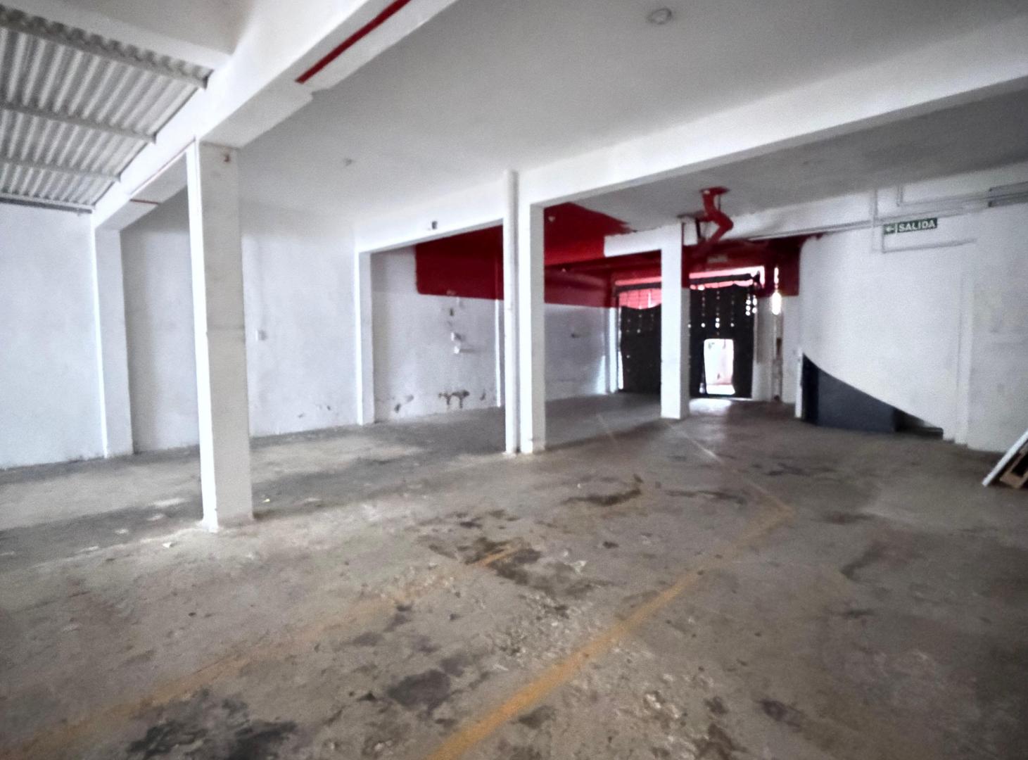 Foto de DEPÓSITO COMERCIAL EN VENTA EN PARQUE AVELLANEDA, imagen 1