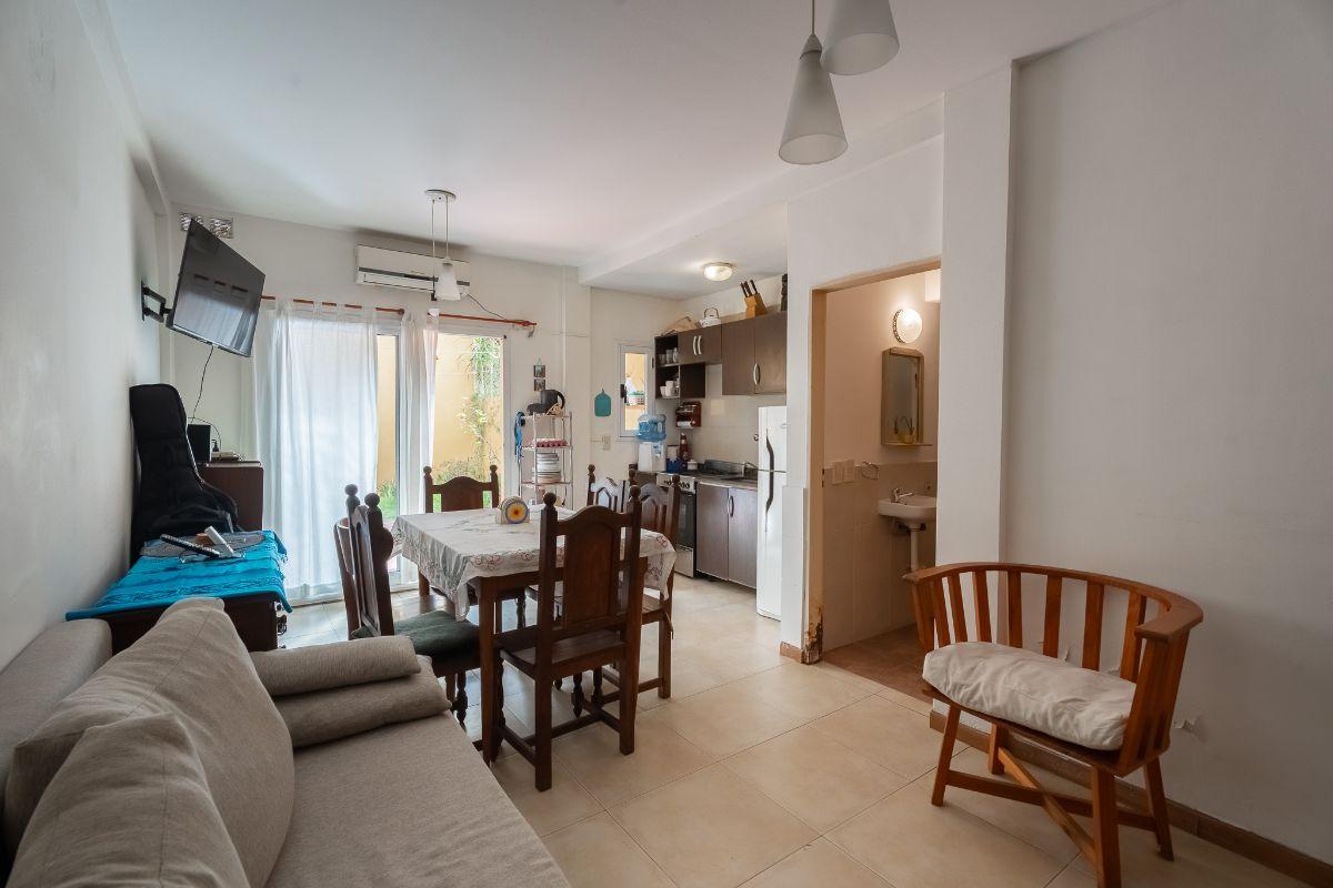 Foto de PH 2 AMBIENTES EN VENTA EN VILLA SANTA RITA CON JARDÍN Y COCHERA, imagen 3