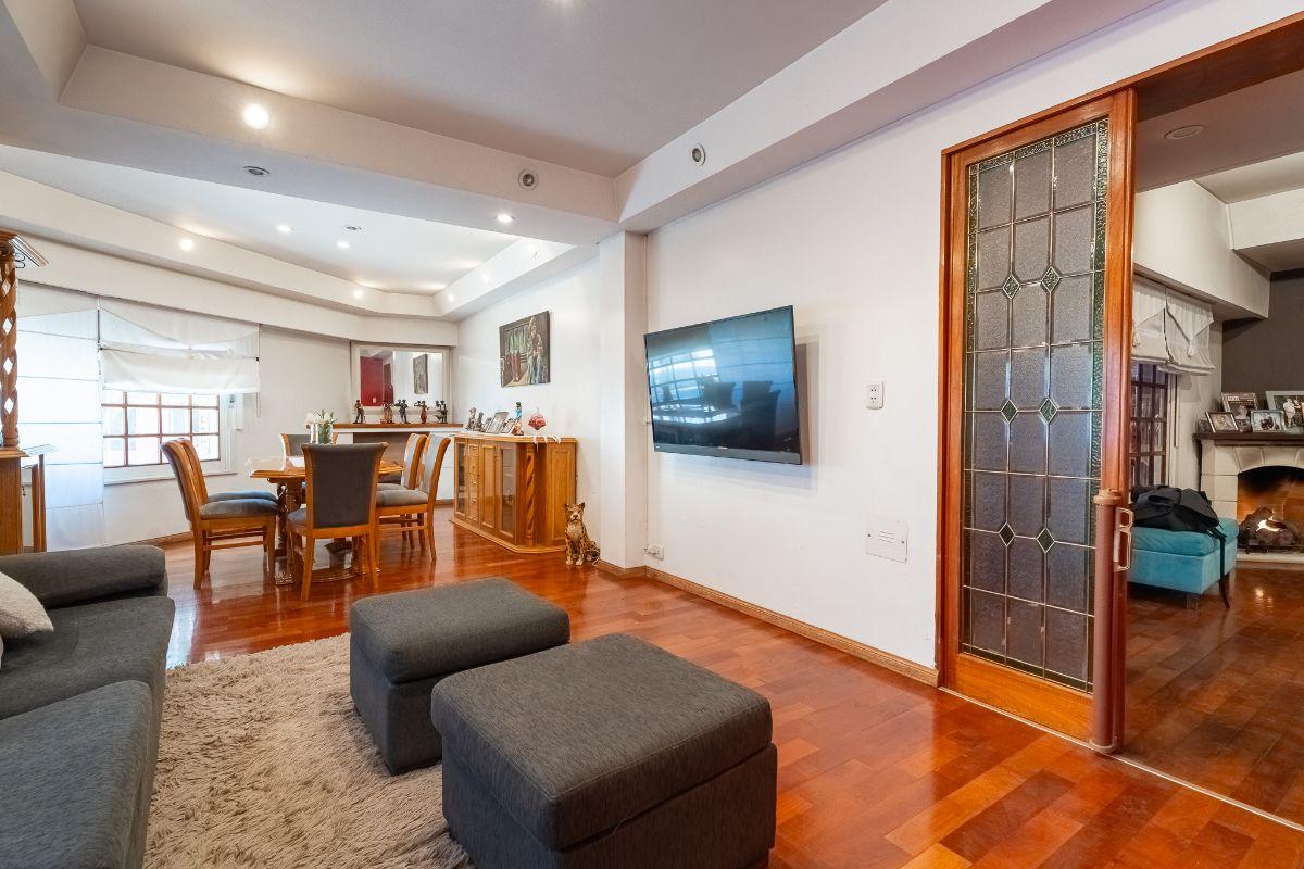 Foto de Casa en Venta en Liniers con terraza y cochera, imagen 4