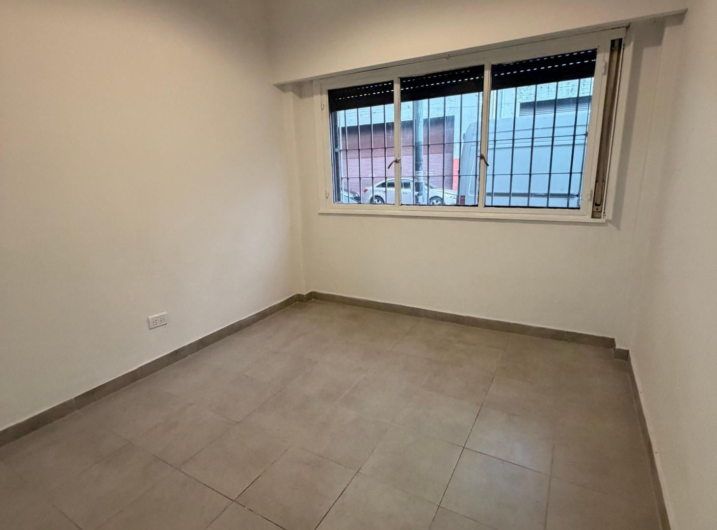 Foto de Departamento en Alquiler en Liniers 2 ambientes, imagen 2