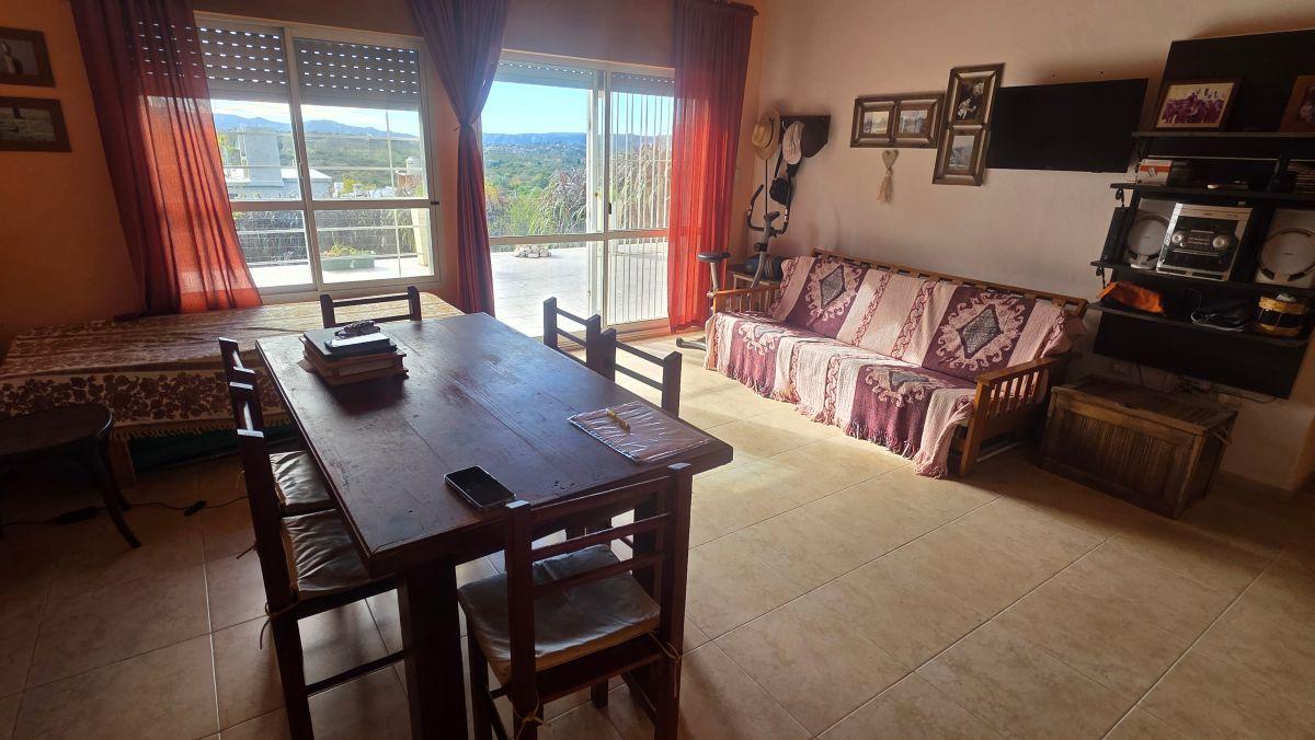 Foto de Casa en 2 Plantas Independientes - Pileta, Asador y Cochera - Ideal Inversión, imagen 5