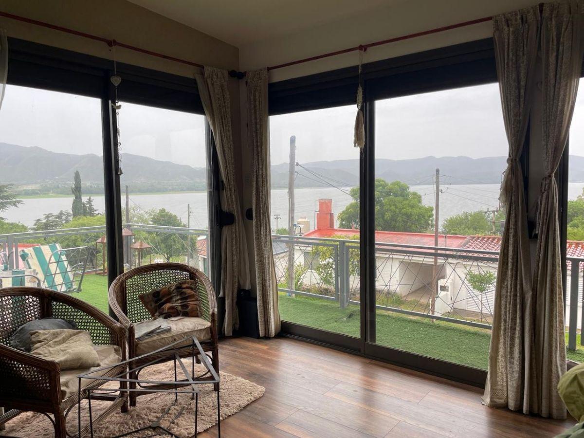 Foto de CASA CON BAJADA PRIVADA AL LAGO, imagen 1