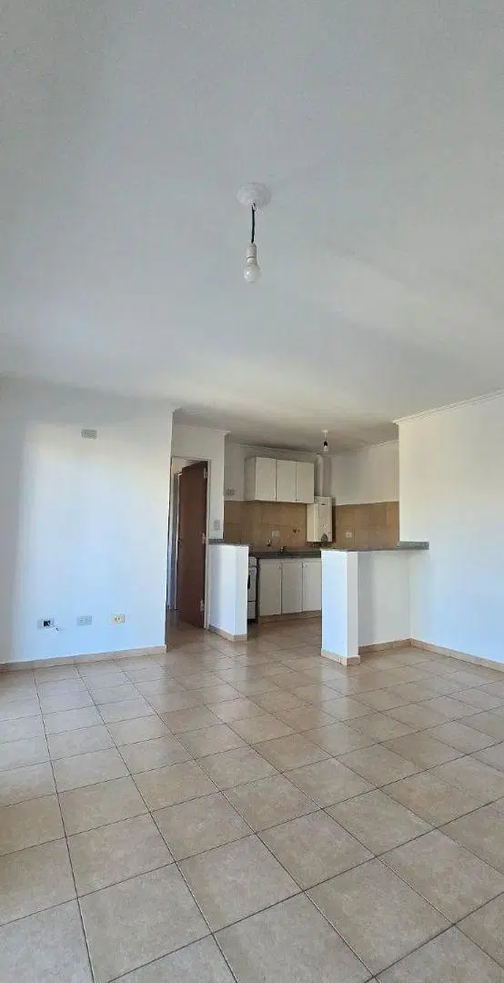 HERMOSO DEPTO DE UN DORMITORIO!! A MTS DE BV. CASTRO BARROS!! 4