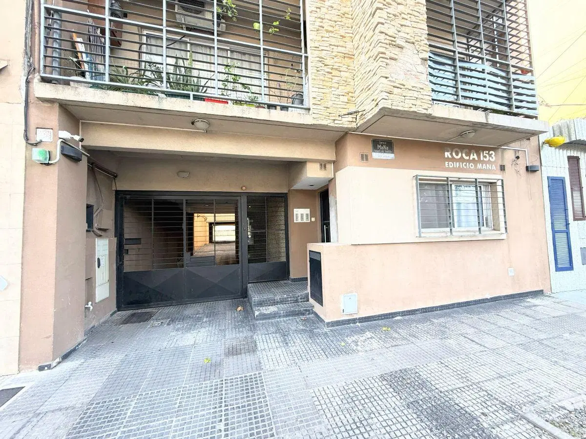 DEPARTAMENTO MONOAMBIENTE AL FRENTE CON COCHERA 4
