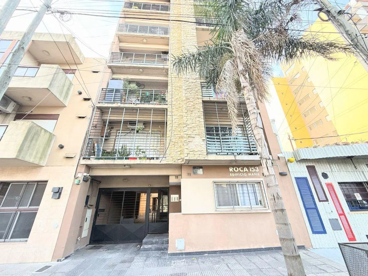DEPARTAMENTO MONOAMBIENTE AL FRENTE CON COCHERA 3