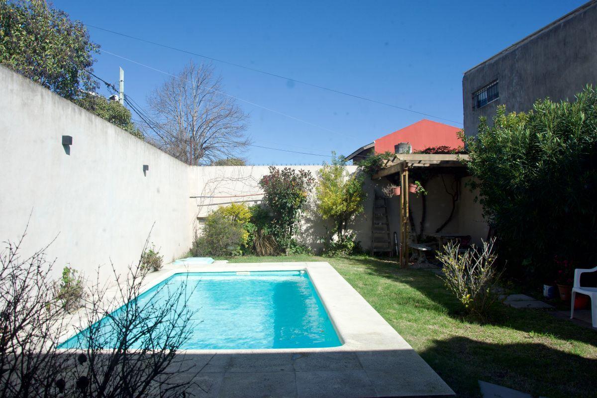 Foto de Hermosa casa en BOEDO AL 2000 LOMAS DE ZAMORA, imagen 2