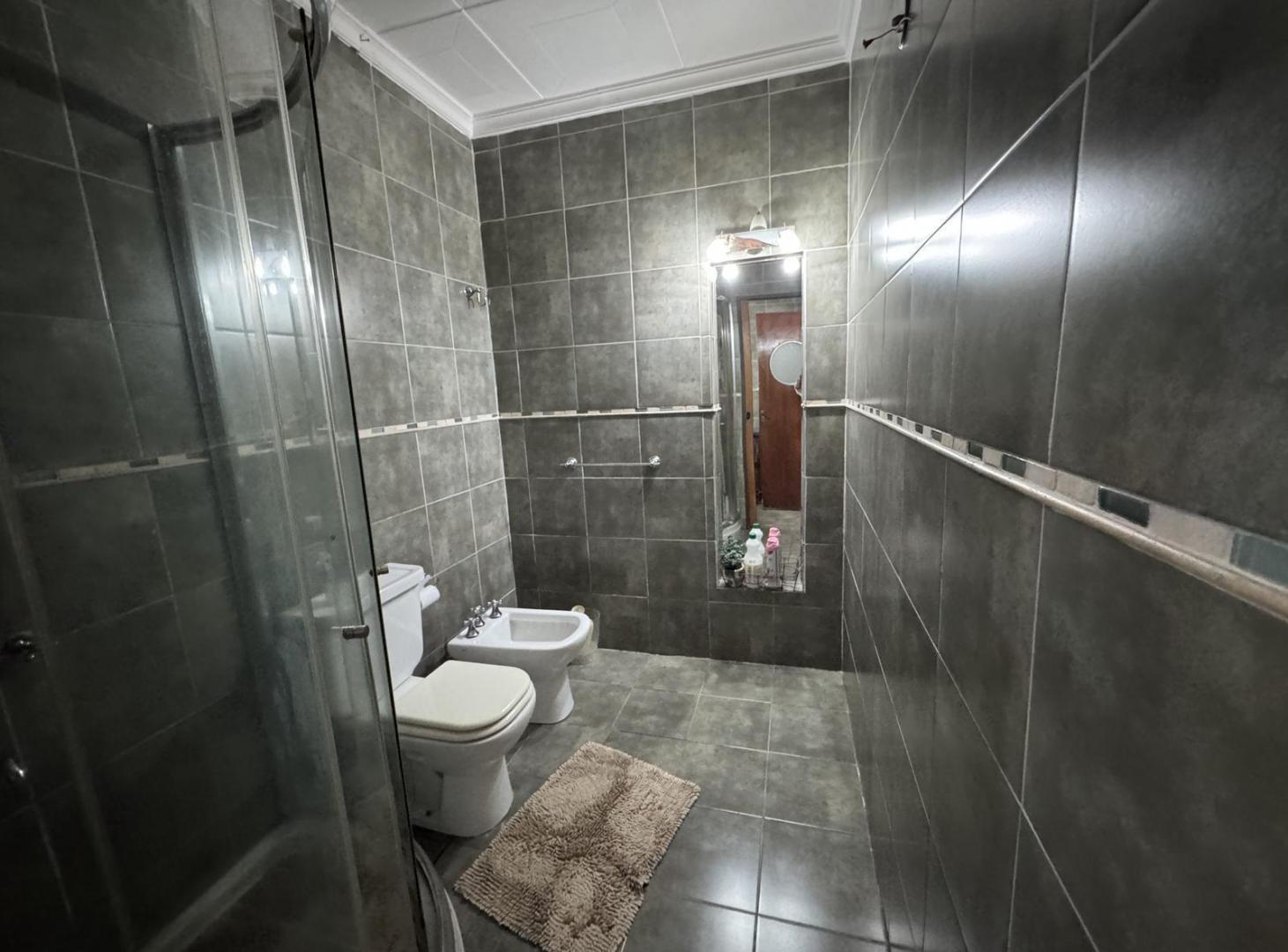 Foto de CASA 4 DORMITORIOS | APTA CRÉDITO | PILETA Y QUINCHO | CENTRO, imagen 4
