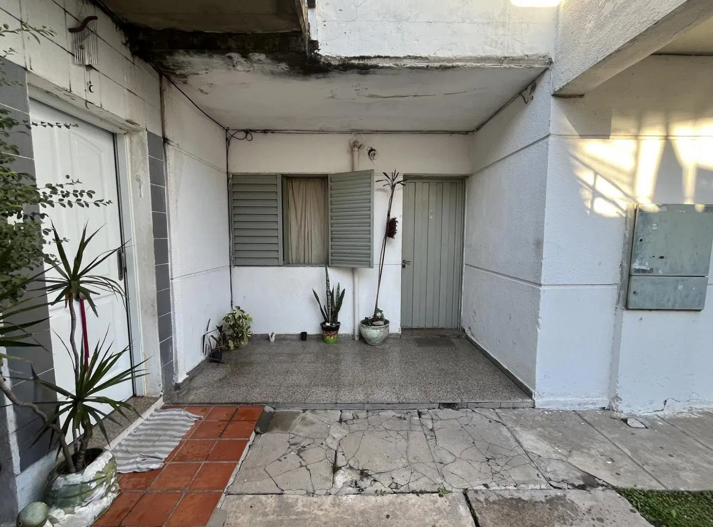 Departamento 2 dormitorios en planta baja | Patio | Zona Paraná XX 2