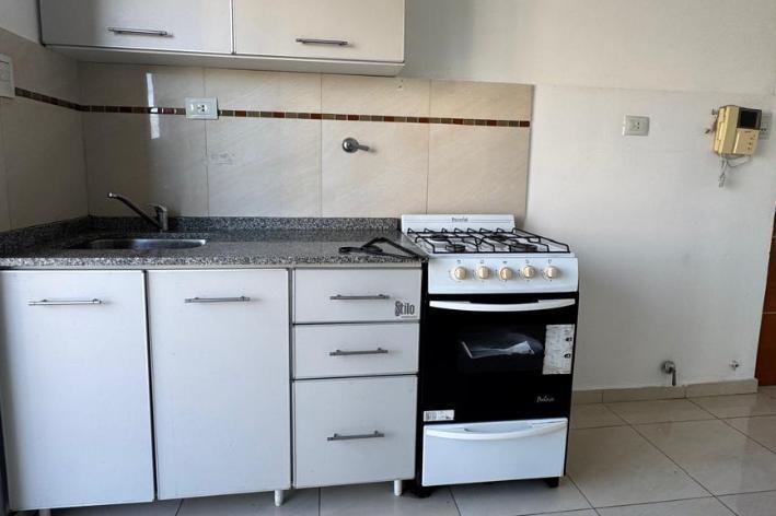 Foto de DEPARTAMENTO 1 DORMITORIO | BALCÓN | ZONA FACULTADES, imagen 2
