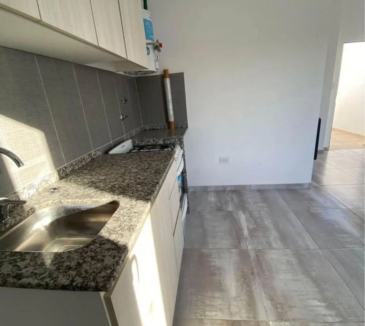 EN ALQUILER DEPARTAMENTO DE UN DORMITORIO CON PATIO Y ASADOR EN ZONA SUR FRENTE A LA CARCEL 2