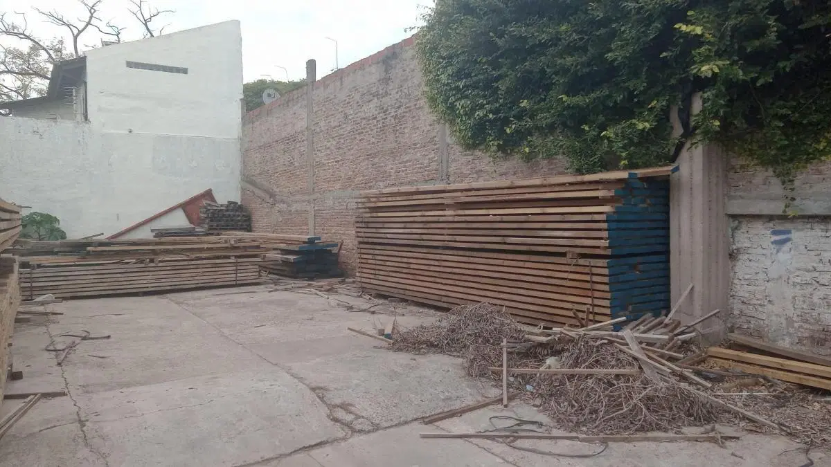 Venta Terreno-Galpon , en Remedios de Escalada 5