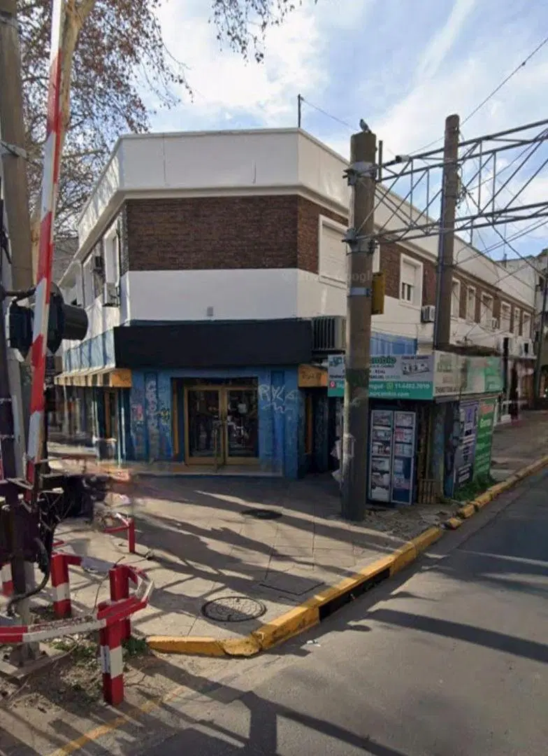 ALQUILER PROFESIONAL O COMERCIAL. UBICACIÓN ESTRATÉGICA CENTRO DE ADROGUE, FRENTE A ESTACIÓN 4
