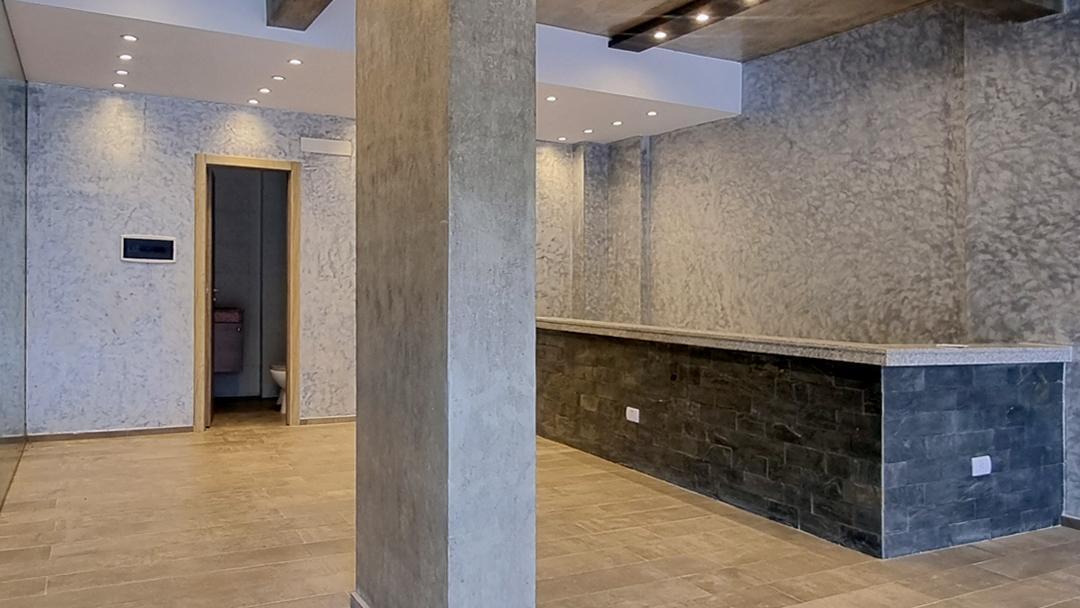 Local comercial con subsuelo  - A metros del Centro de Salud